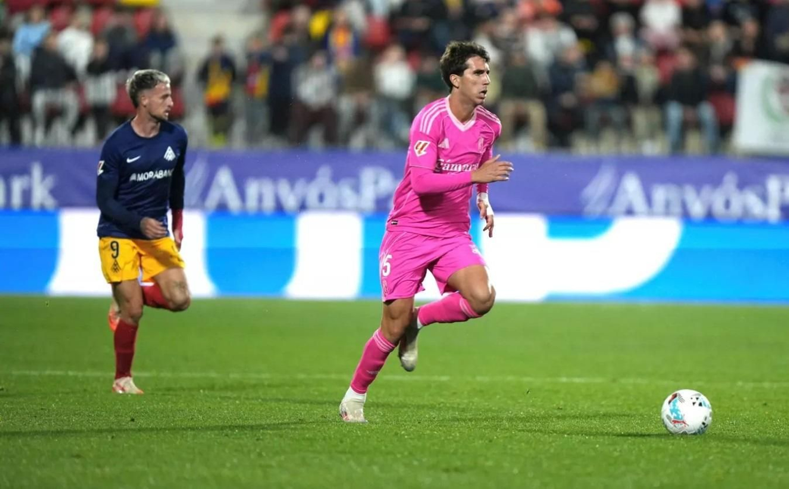 Un ataque del Granada en el pasado partido ante el Andorra.