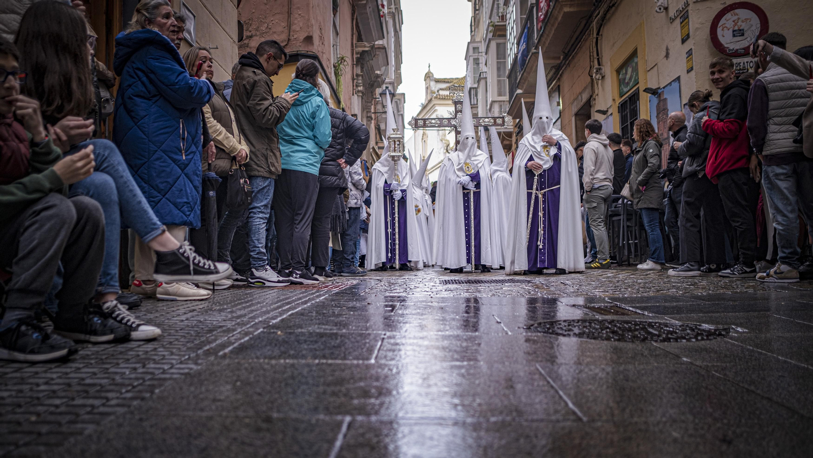 Semana Santa de Cádiz. Lunes Santo. Cofradía del Nazareno del Amor.
