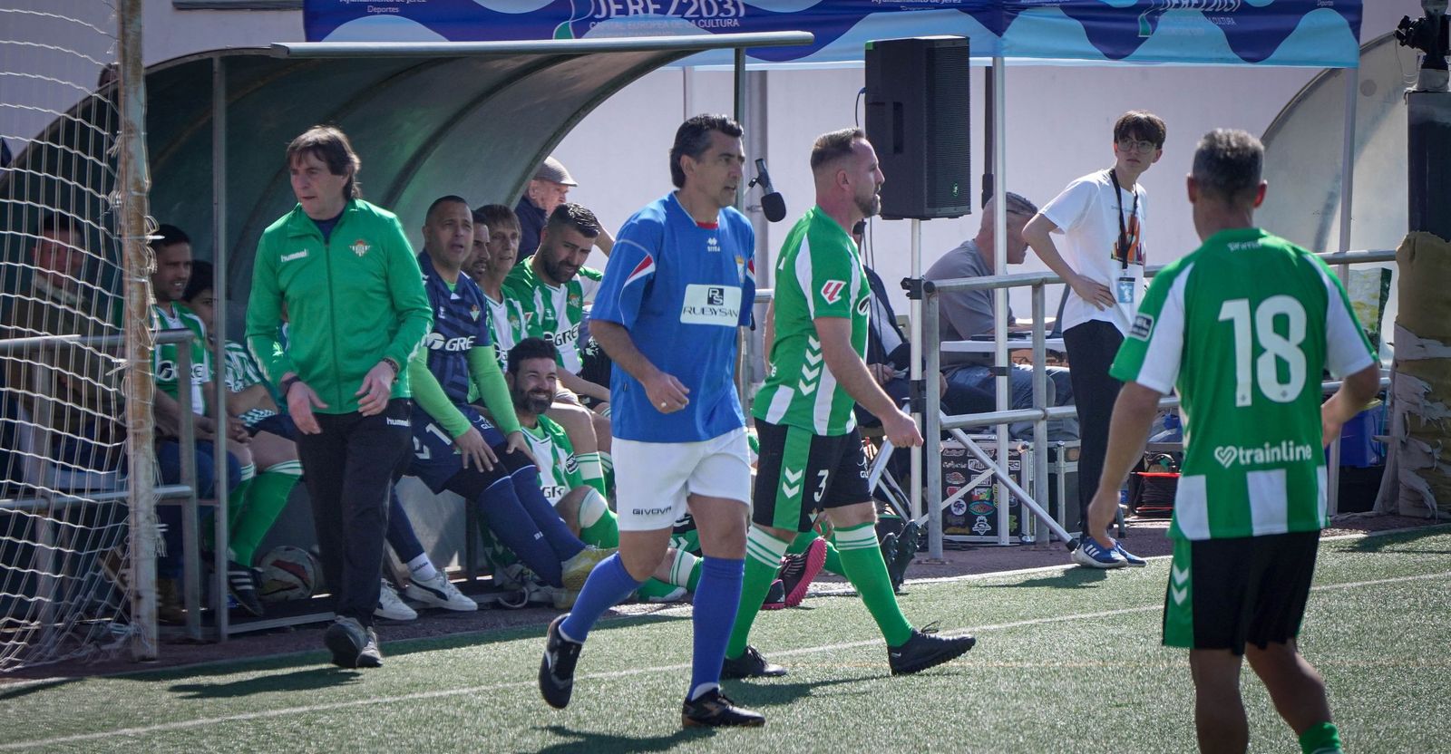 Imágenes del partido de Veteranos del Xerez CD y el Betis
