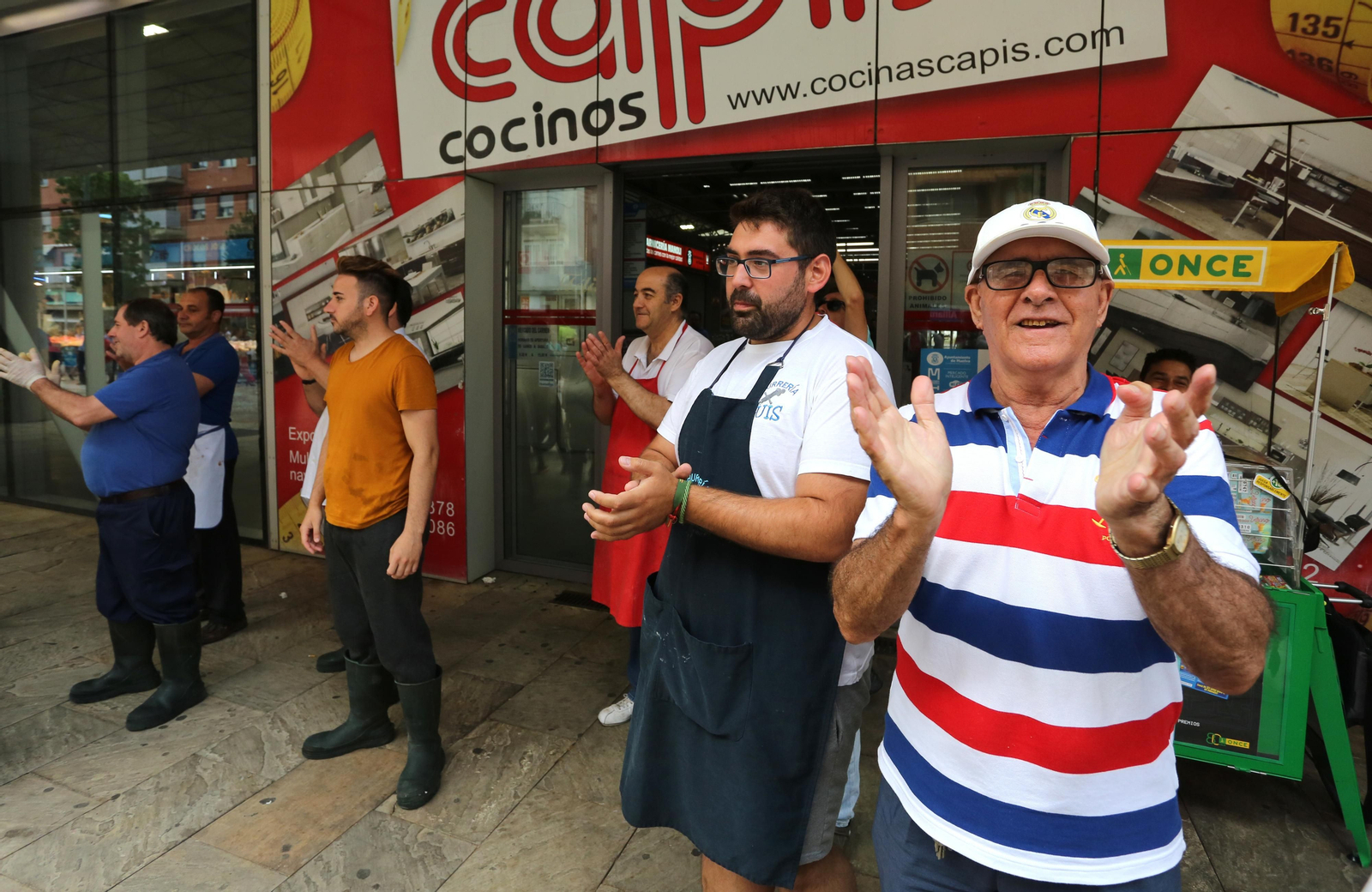 Más imágenes de la protesta de los minoristas del mercado de San Sebastián