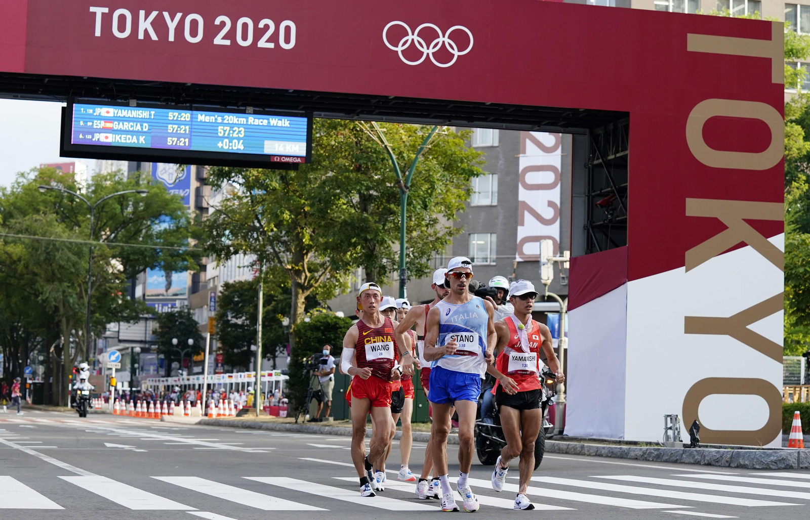 El italiano Stano, en cabeza de la prueba.