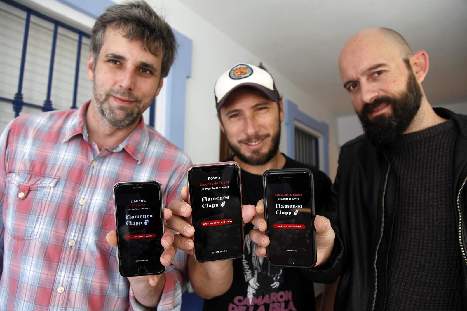 Tres miembros del equipo que ha diseñado la aplicación Tres miembros del equipo que ha diseñado la aplicación