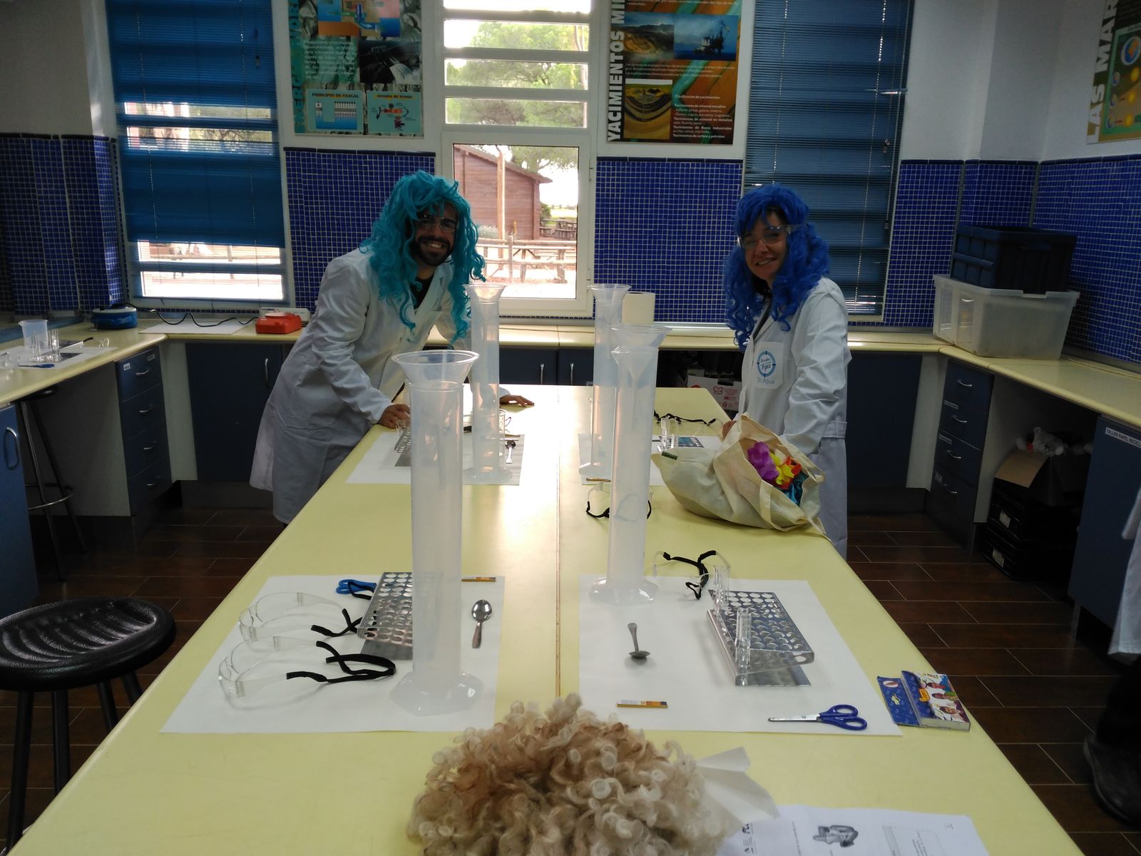 Dos de los monitores que participan en el Aula del Agua.