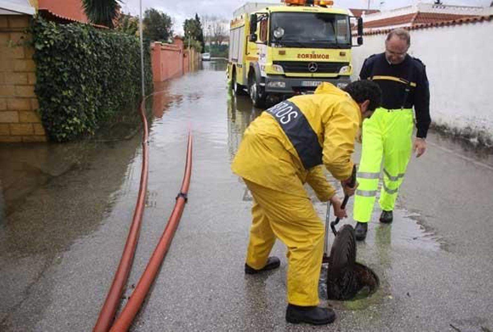 Las fuertes lluvias provocaron numerosas incidencias y un reguero de daños en muchas poblaciones de la comarca

Foto: Fotos Vanessa Perez-Erasmo Fenoy