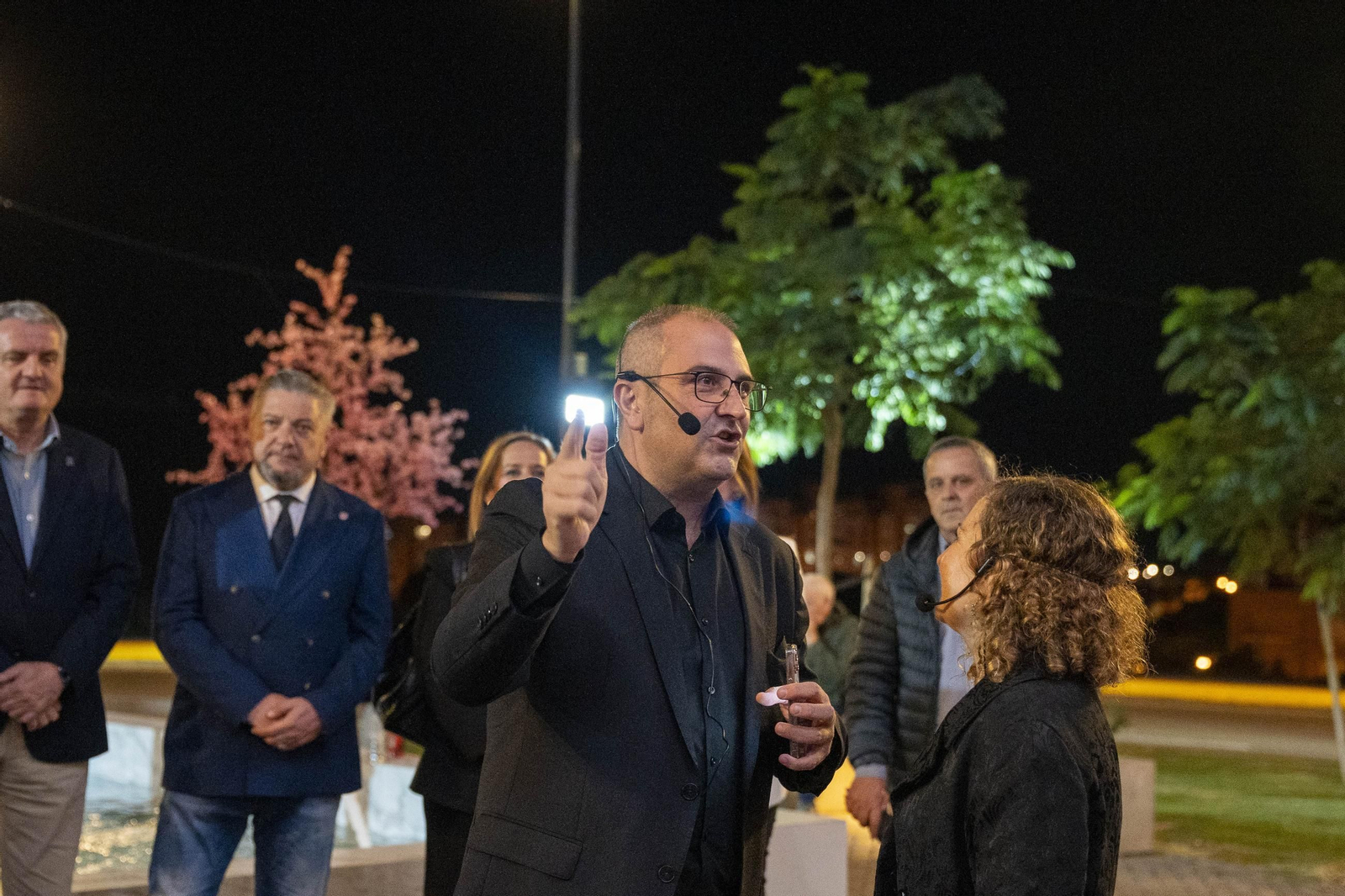 El encendido del alumbrado navideño del Hospital Universitario Torrecárdenas, en imágenes