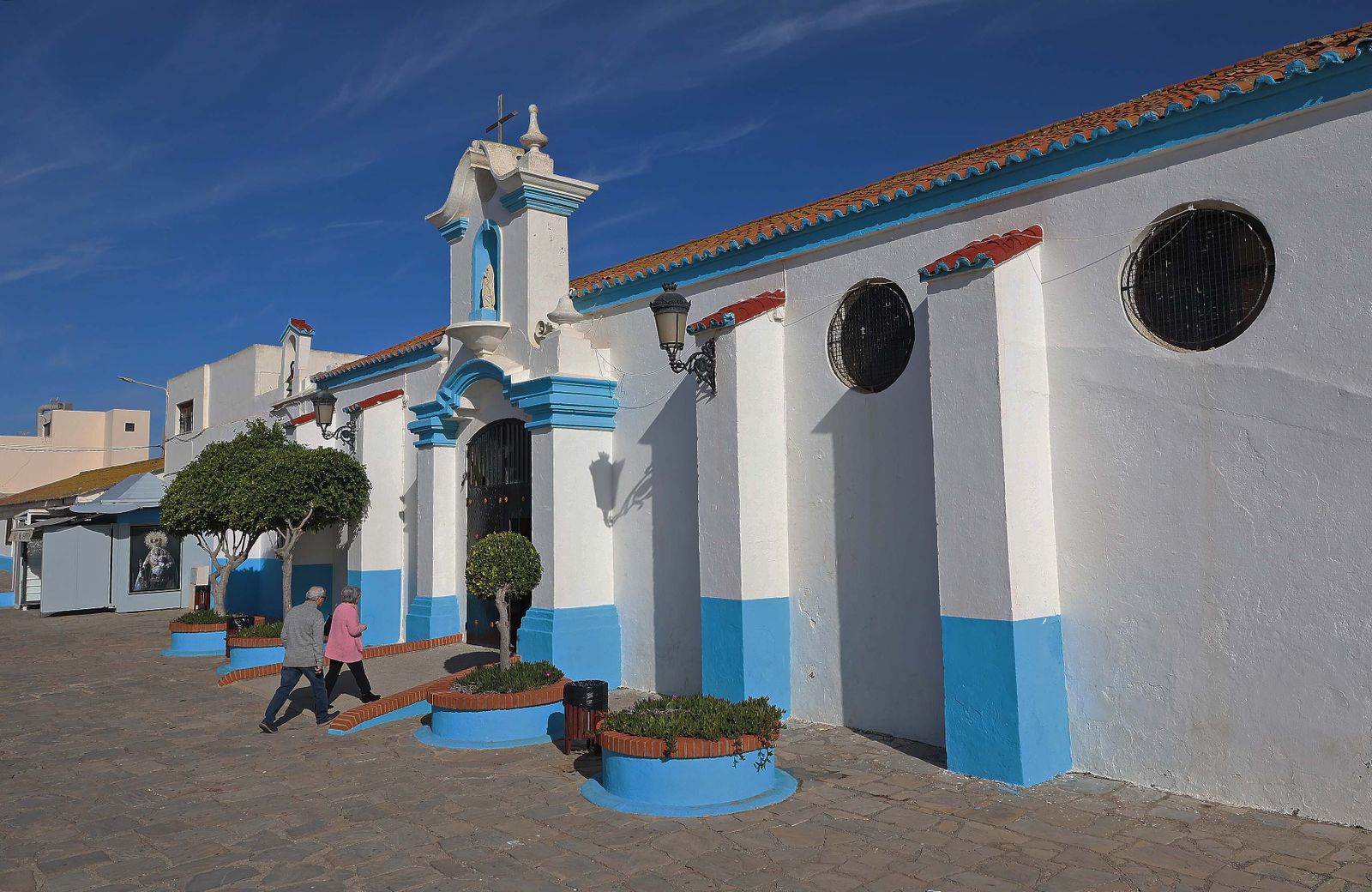 Imágenes de los desperfectos de la iglesia Nuestra Señora del Carmen en La Línea