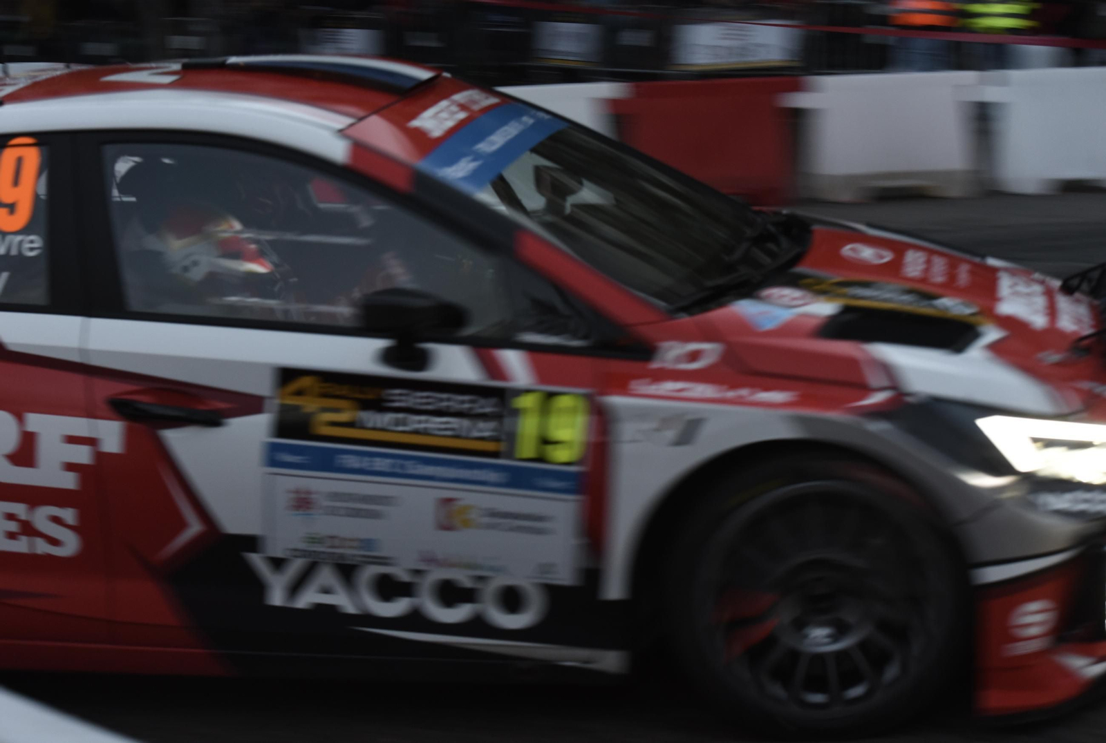 Las mejores fotos del espectacular tramo urbano del Rallye Sierra Morena 2025