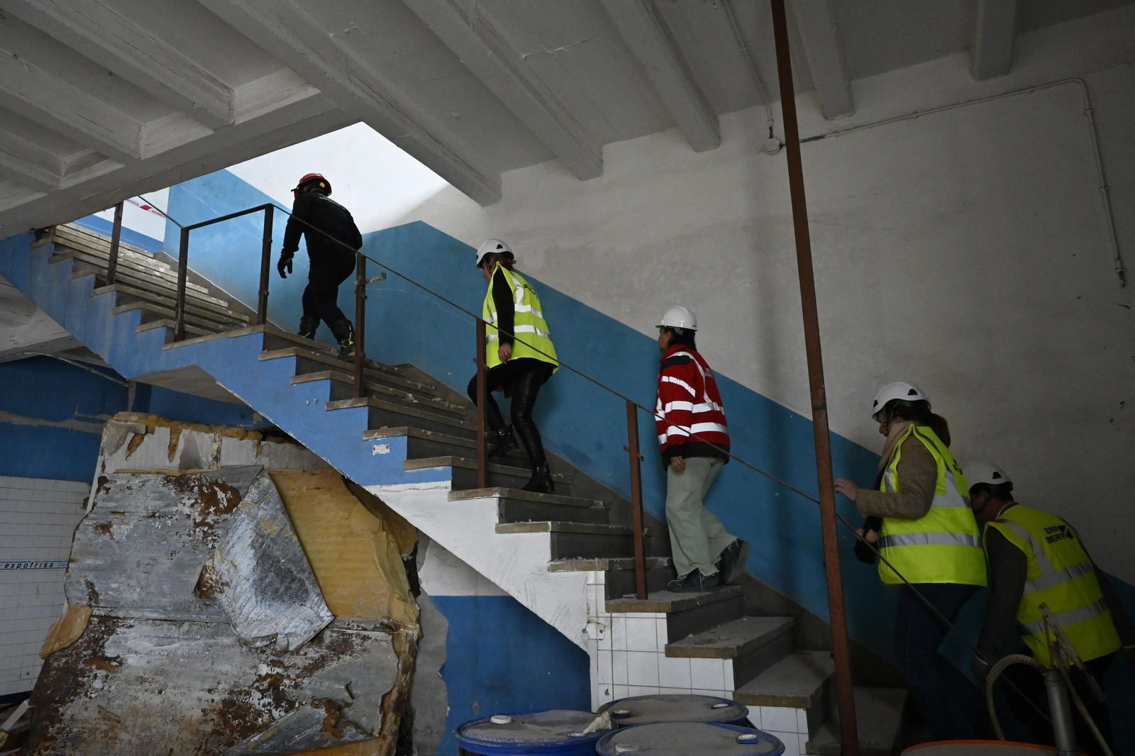 Práctica de la Unidad Canina y el Equipo de Intervención de Bomberos Unidos Sin Fronteras, en imágenes