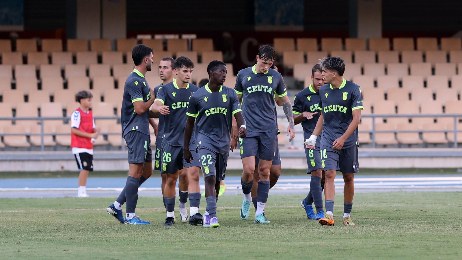 Imágenes del amistoso entre el Xerez DFC y el Ceuta B en Chapín