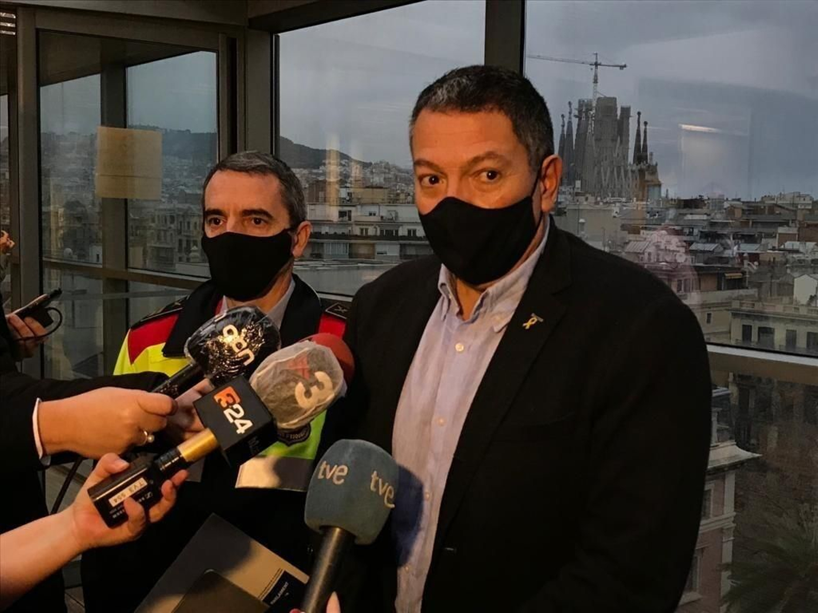 El comisario de los Mossos d'Esquadra, Joan Carles Molinero, junto al conseller de Interior Miquel Sàmper.