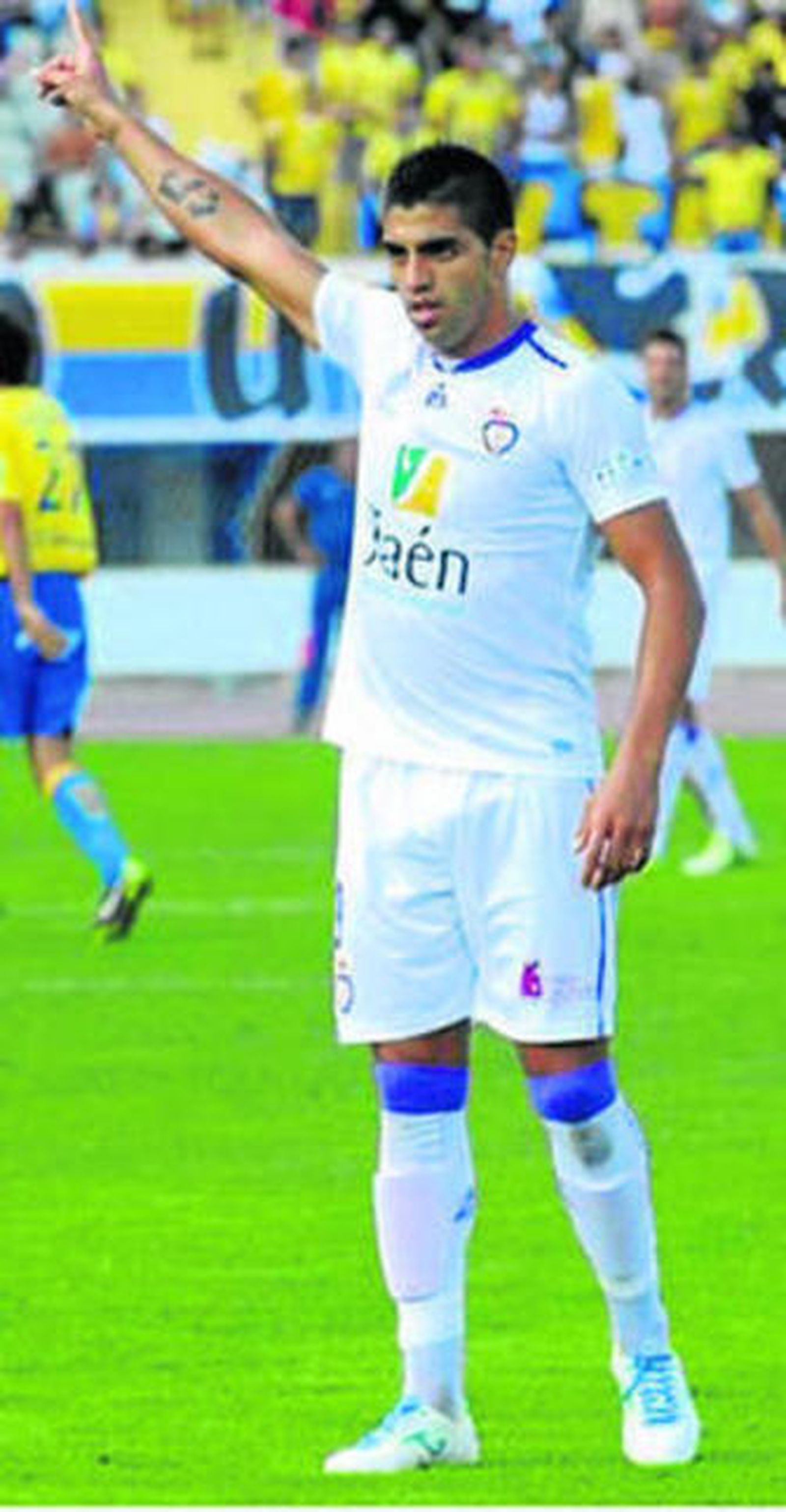 Jona (i), Escassi (c) y Josete compartirán vestuario durante la temporada 2014-15.