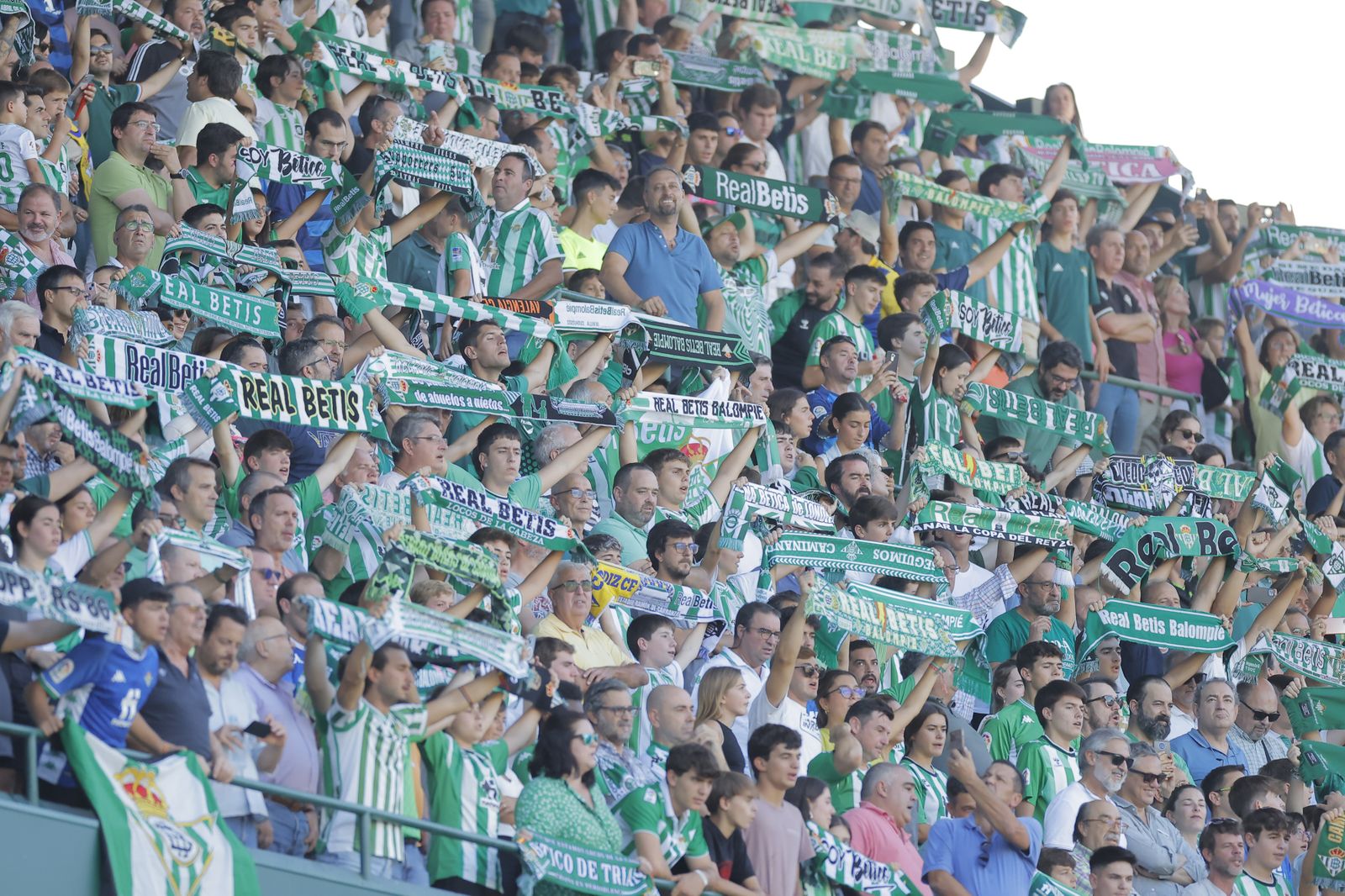 Búscate en las fotos del Betis-Cádiz