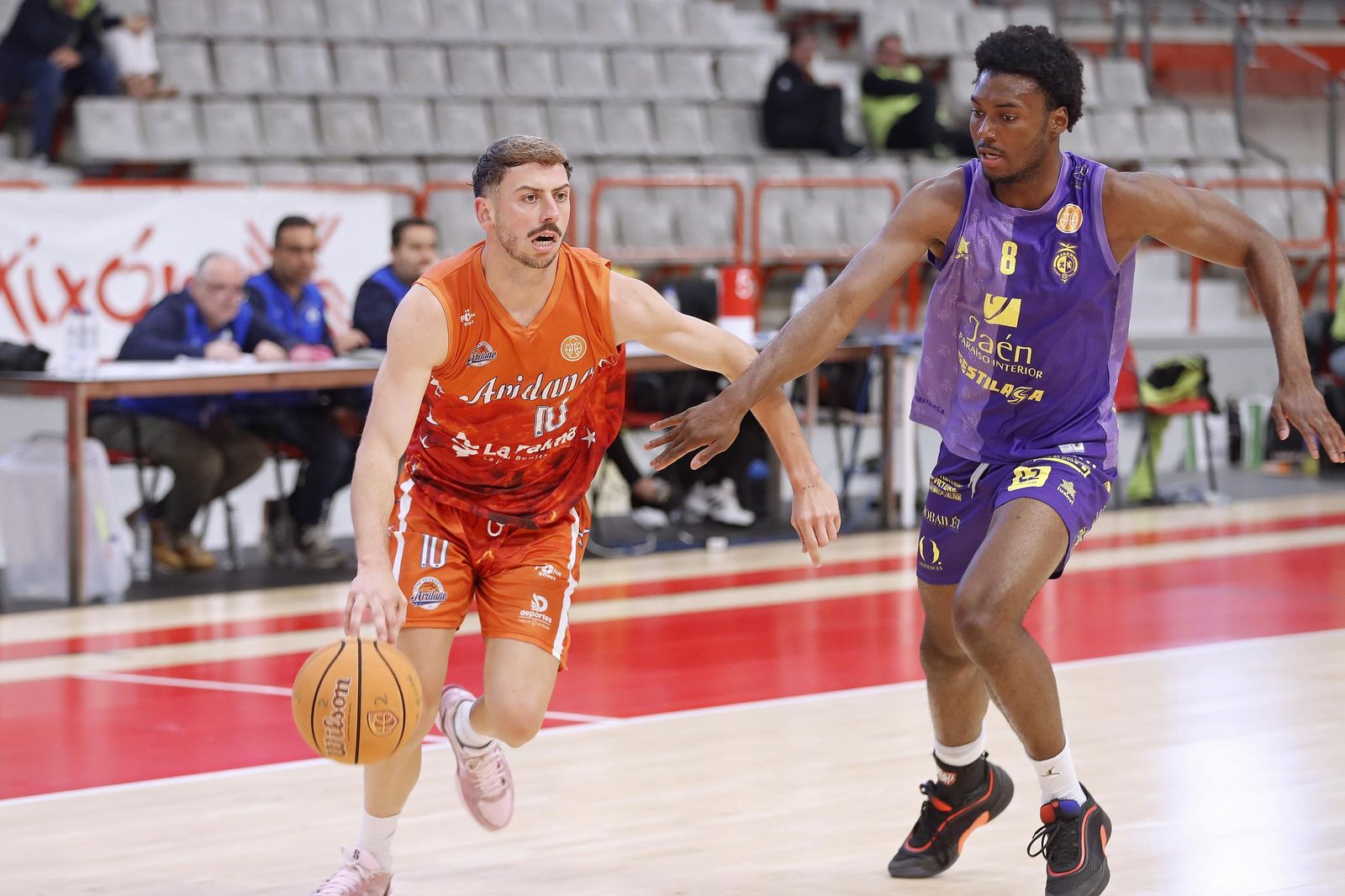 El plantel jiennense cedió ante los canarios.