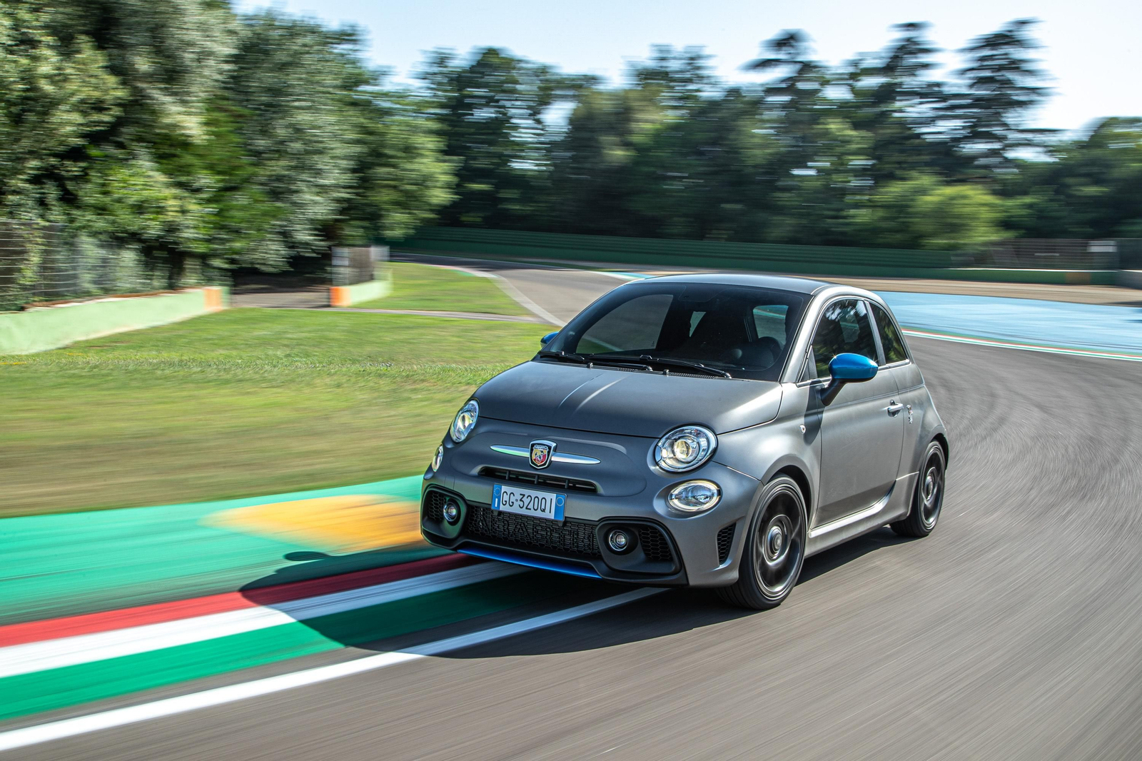 Abarth F595, con 165 CV e inspirado en la Fórmula 4