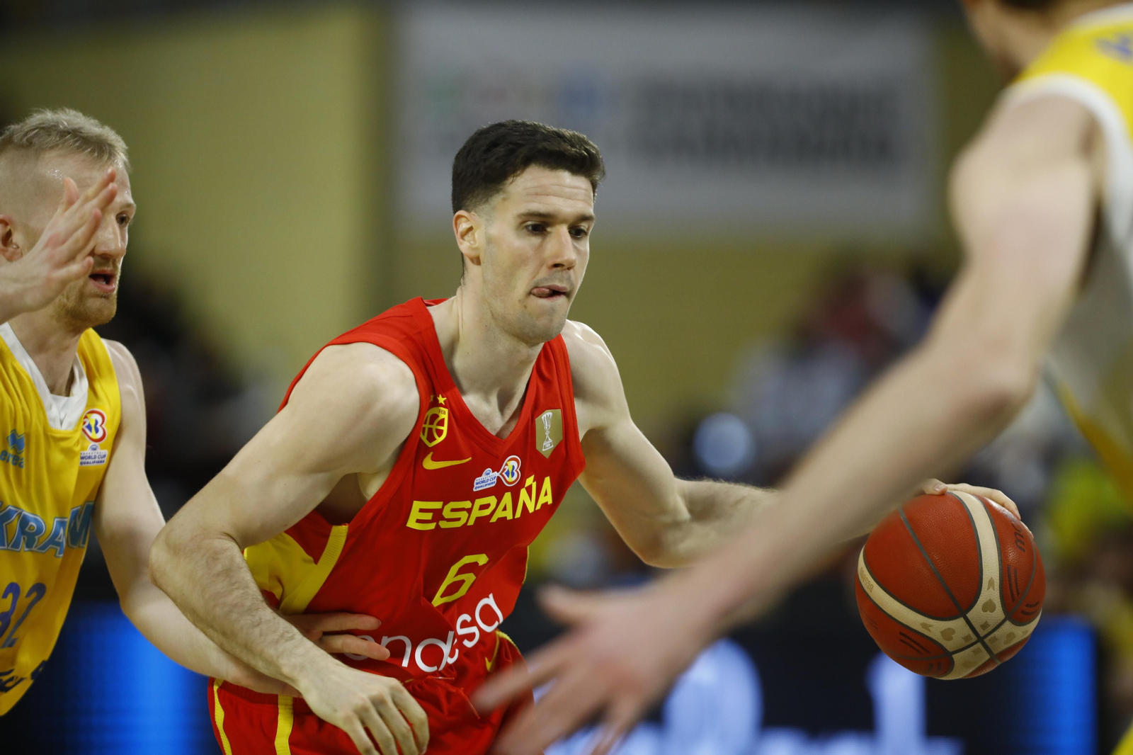 Las imágenes del emotivo encuentro entre España y Ucrania en Córdoba