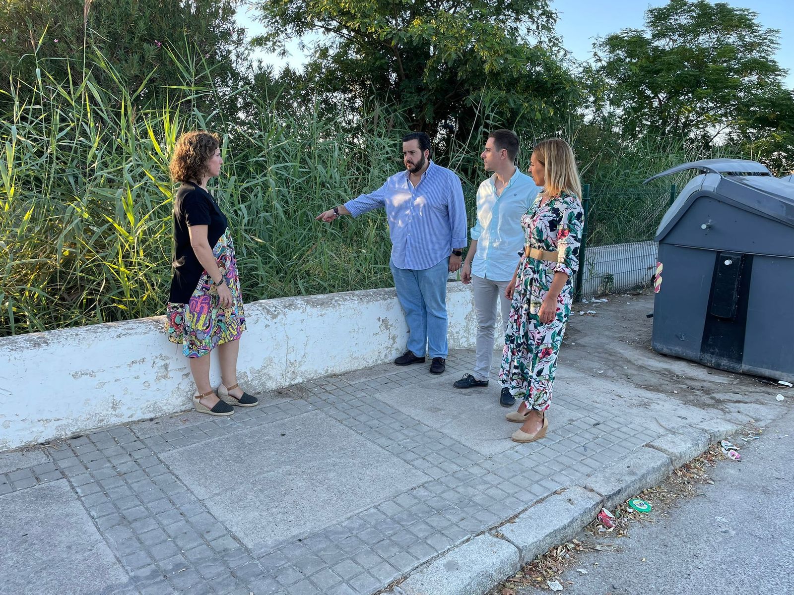Visita del PP de Jerez al arroyo que atraviesa Estella.