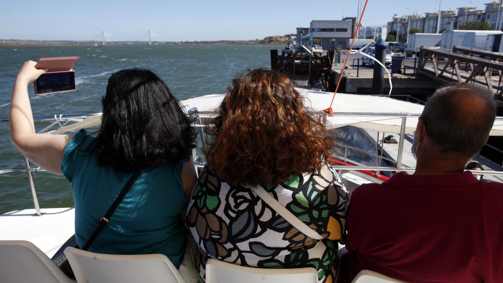 Pasajeros en el Crucero Eurociudad del Guadiana