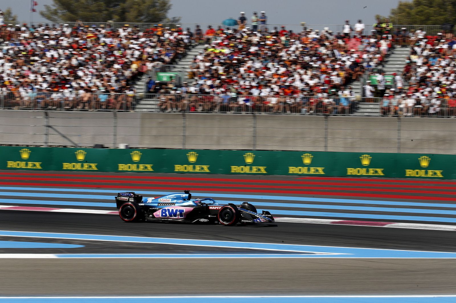 Fernando Alonso conduce el Alpine en Paul Ricard.