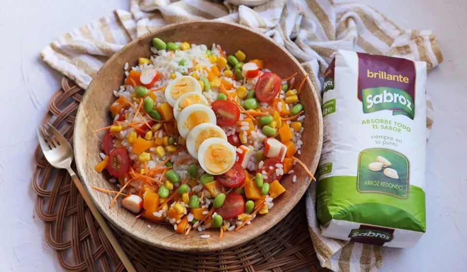 La receta todoterreno: una ensalada de arroz que funciona en casa y en el trabajo