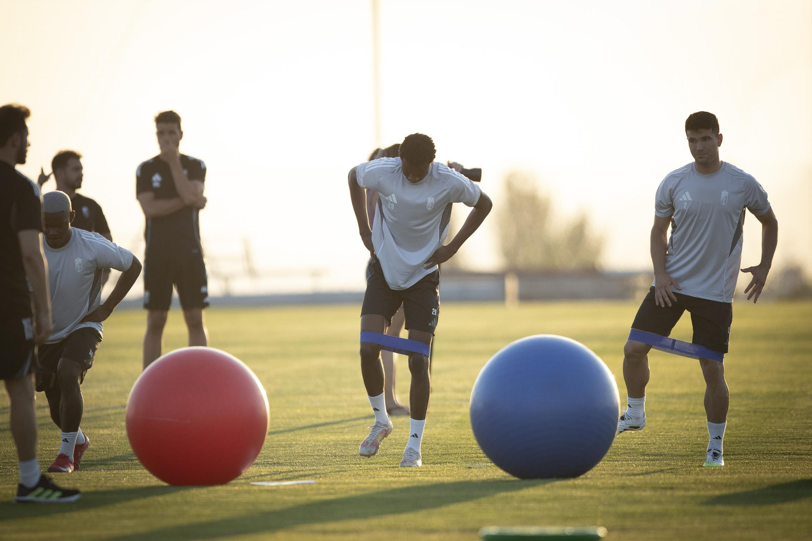 Las mejores imágenes del primer entrenamiento del Granada CF
