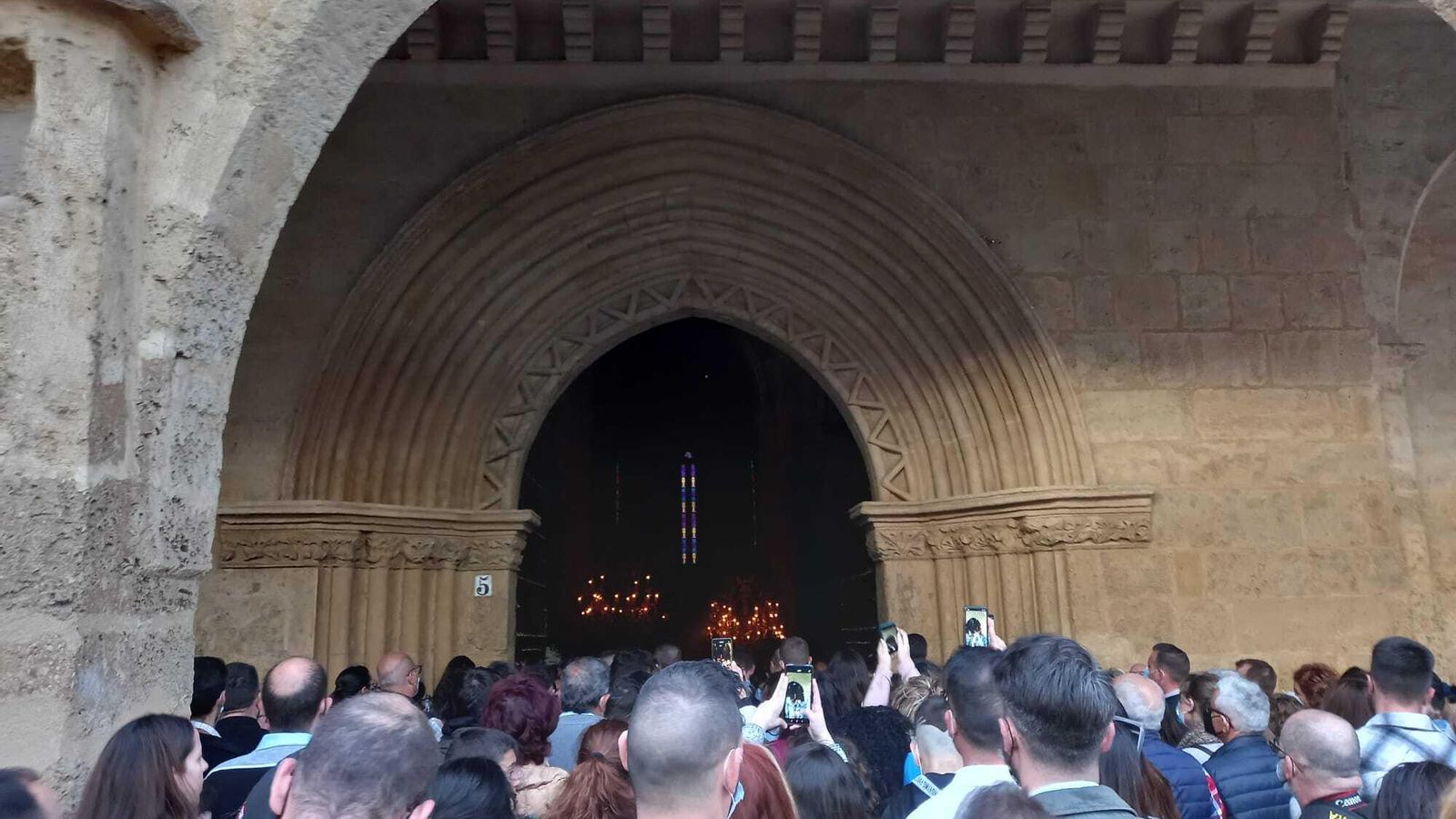 Ánimas abre la puerta de San Lorenzo.