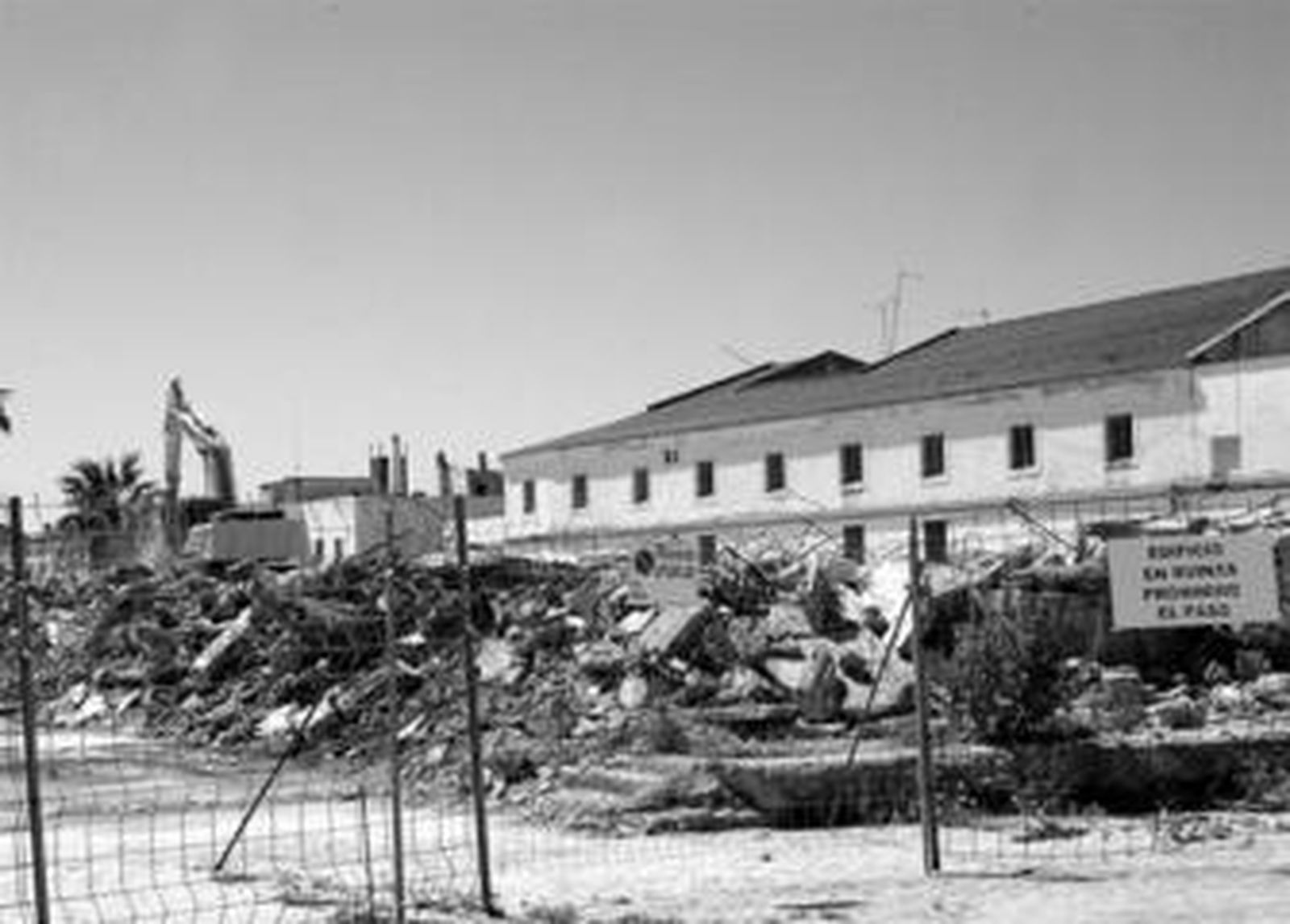 Estado en el que quedó el solar de la antigua lonja tras su derribo.