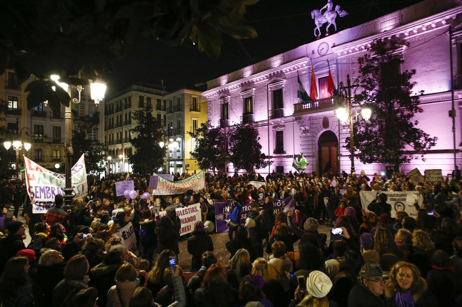 10.000 personas en la manifestación feminista.