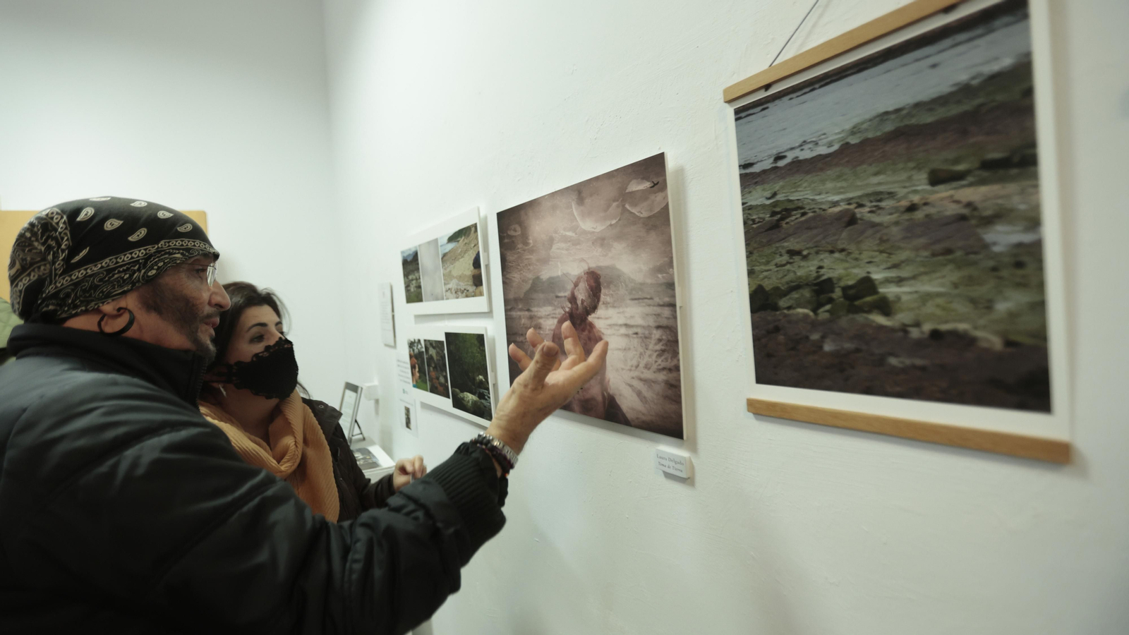 Inauguración exposición fotográfica colectiva "Diferente"