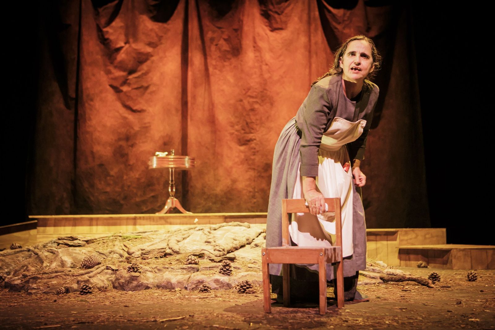 Loles Gutiérrez, protagonista absoluta de 'La hora detenida', en el papel de Poncia.