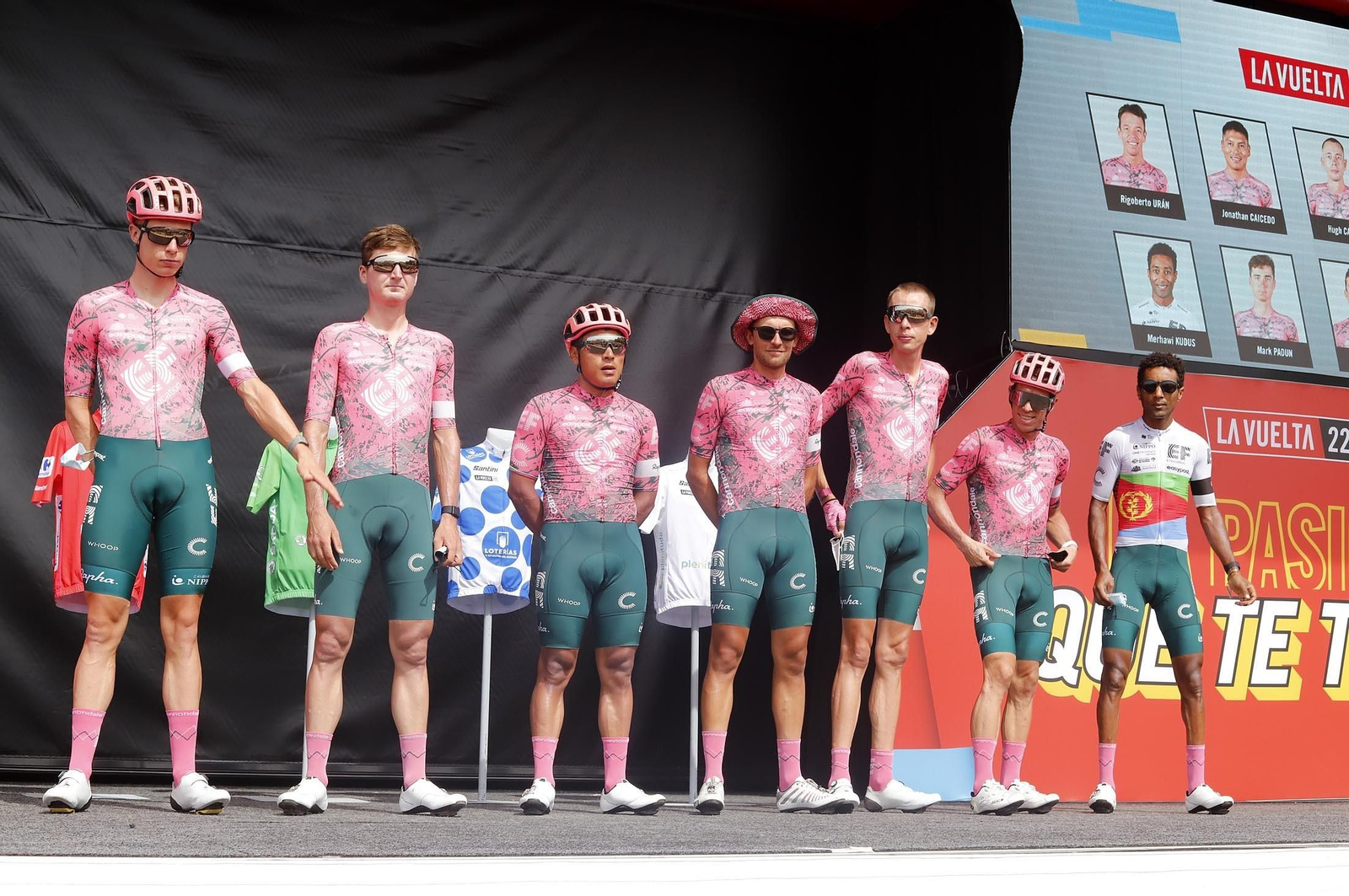 Imágenes de la Vuelta Ciclista a España en su salida desde Aracena en la 17ª etapa