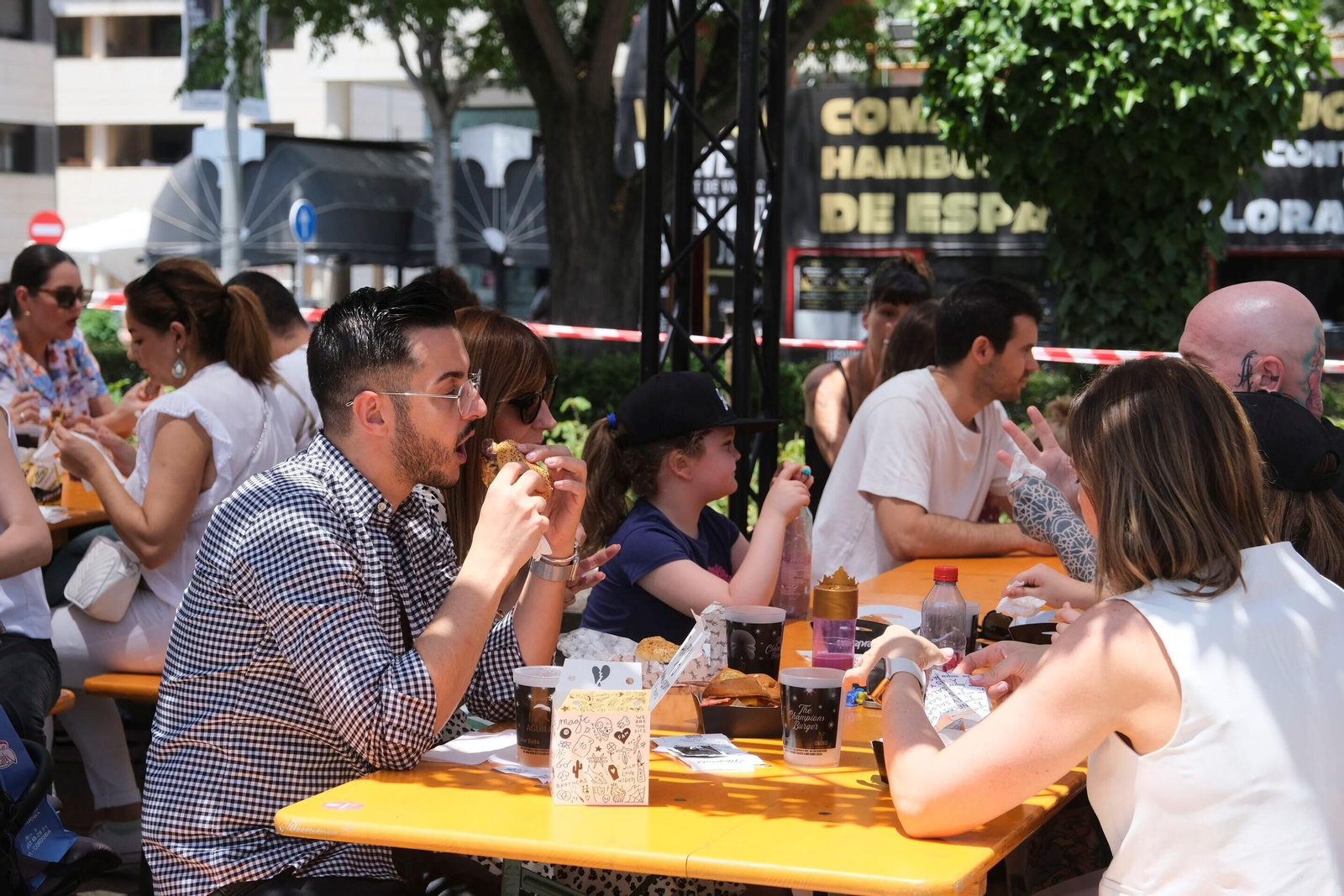 The Champions Burger vuelve a llenar El Vial de Córdoba en su primera jornada de tarde, en imágenes