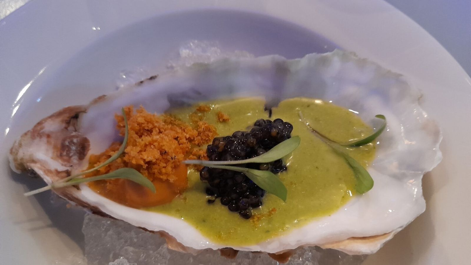 Ceviche de ostra y caviar ecológico