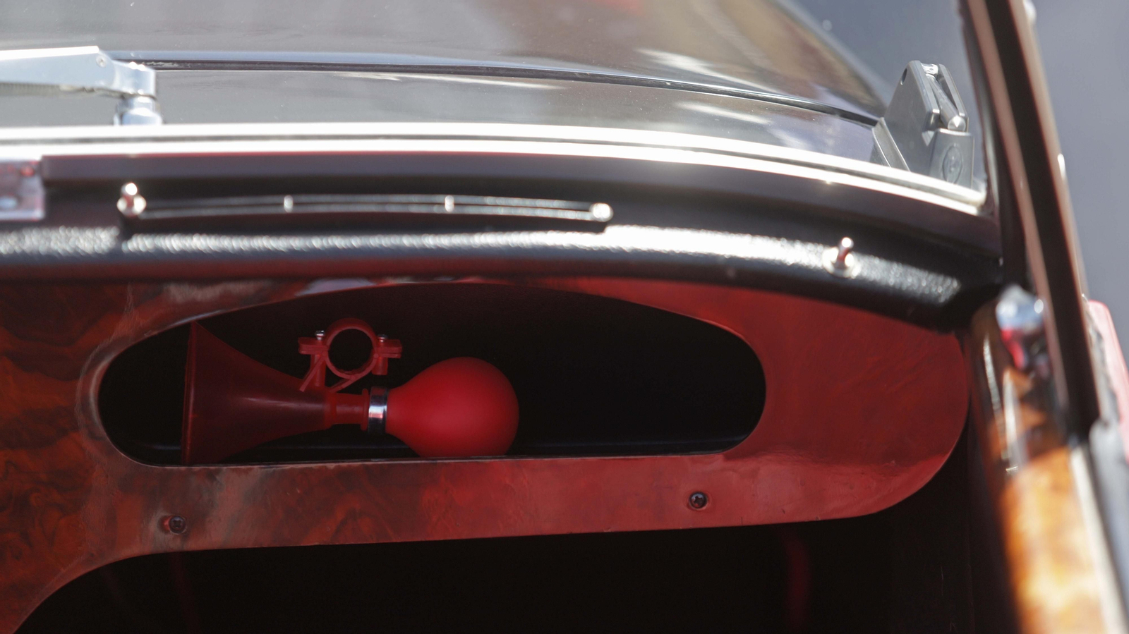 Fotos de la concentración de coches clásicos en La Línea