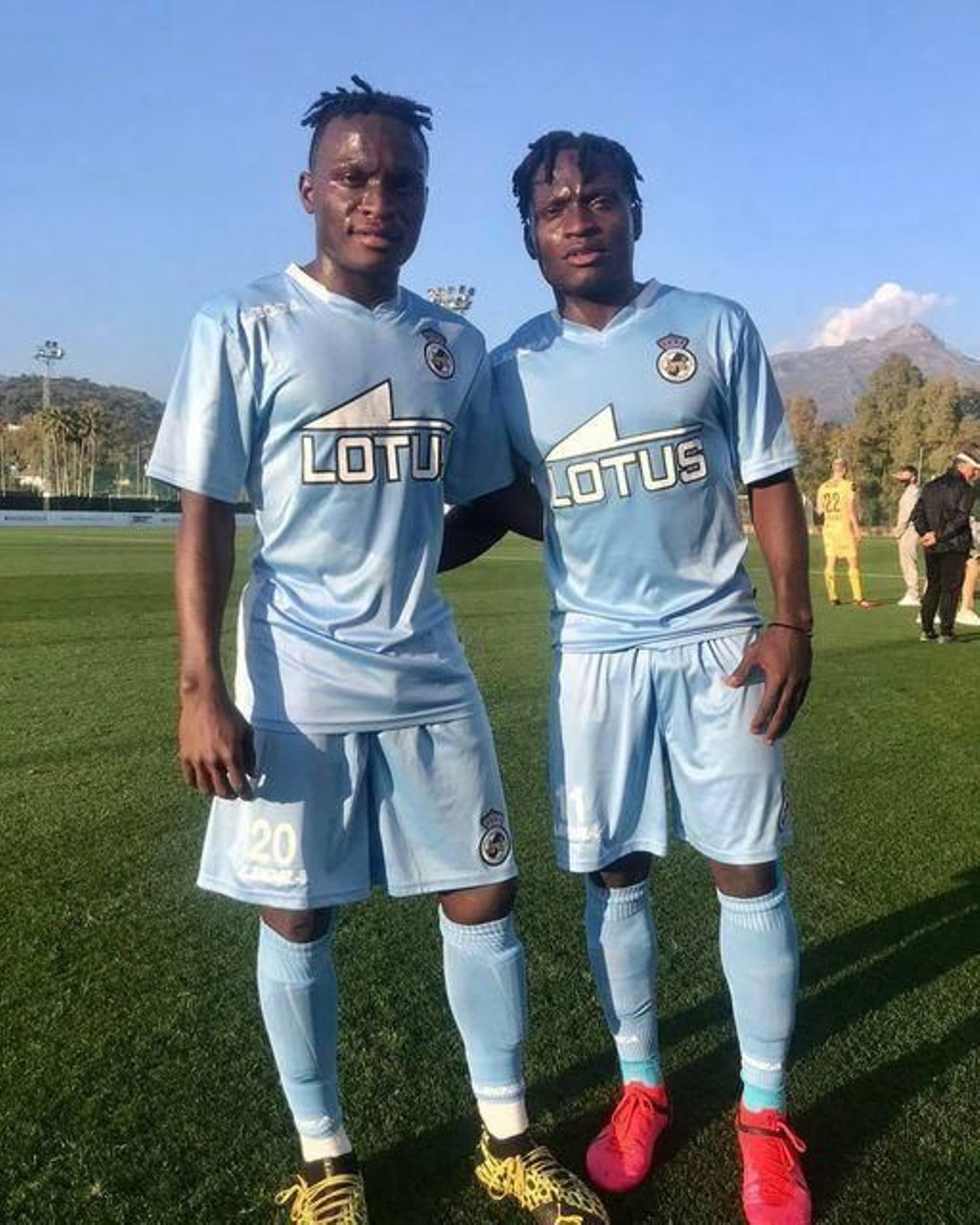 Los hermanos Alusine y Alhasaan Koroma, a la finalización del amistoso con el Bodo