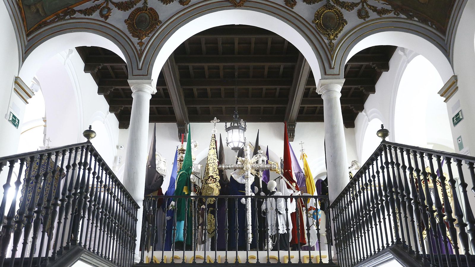 Representación de nazarenos de las corporaciones de la Semana Santa de Málaga. Representación de nazarenos de las corporaciones de la Semana Santa de Málaga.