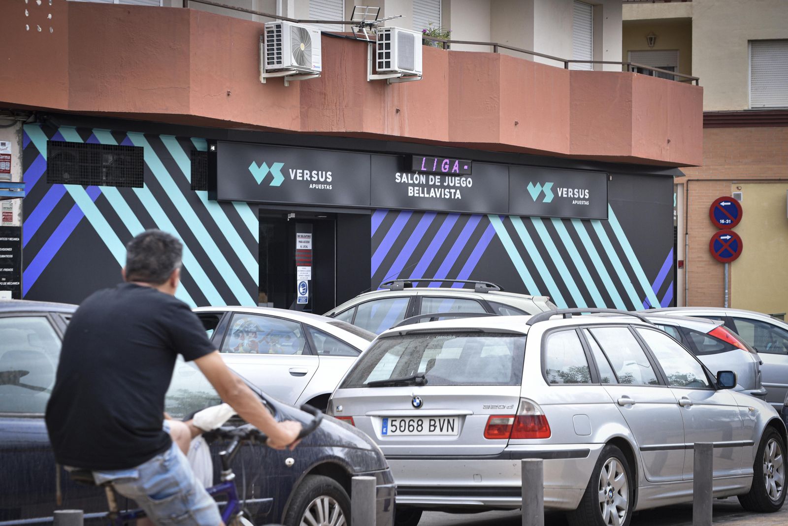 Sala de juego en la avenida de Bellavista.