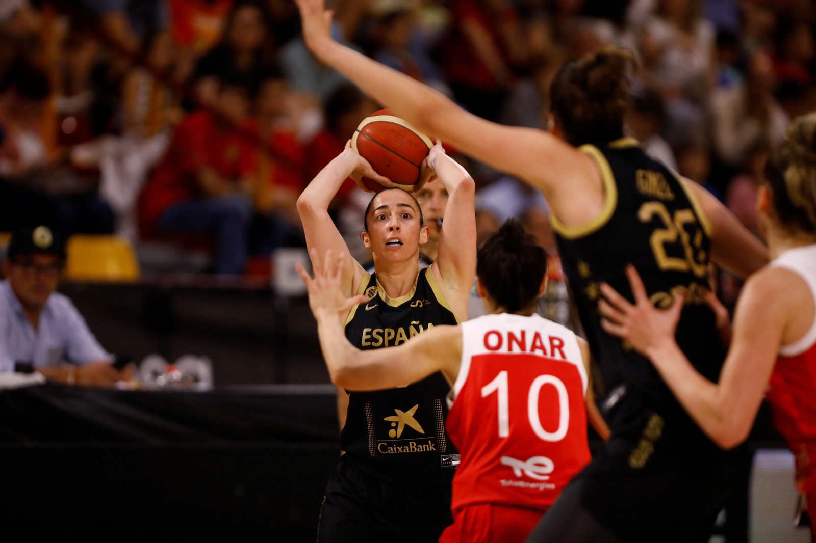 Las mejores fotos del triunfo de la selección española femenina de baloncesto sobre Turquía en Córdoba
