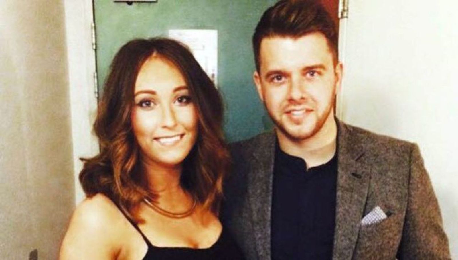 Kirsty Maxwell junto a su pareja