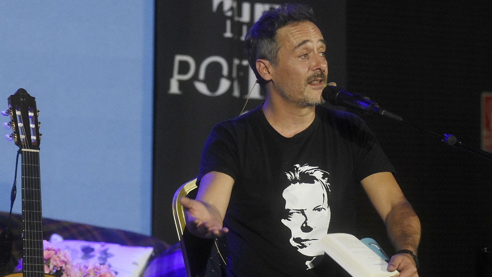 Santi Balmes durante su intervención el Cosmopoética