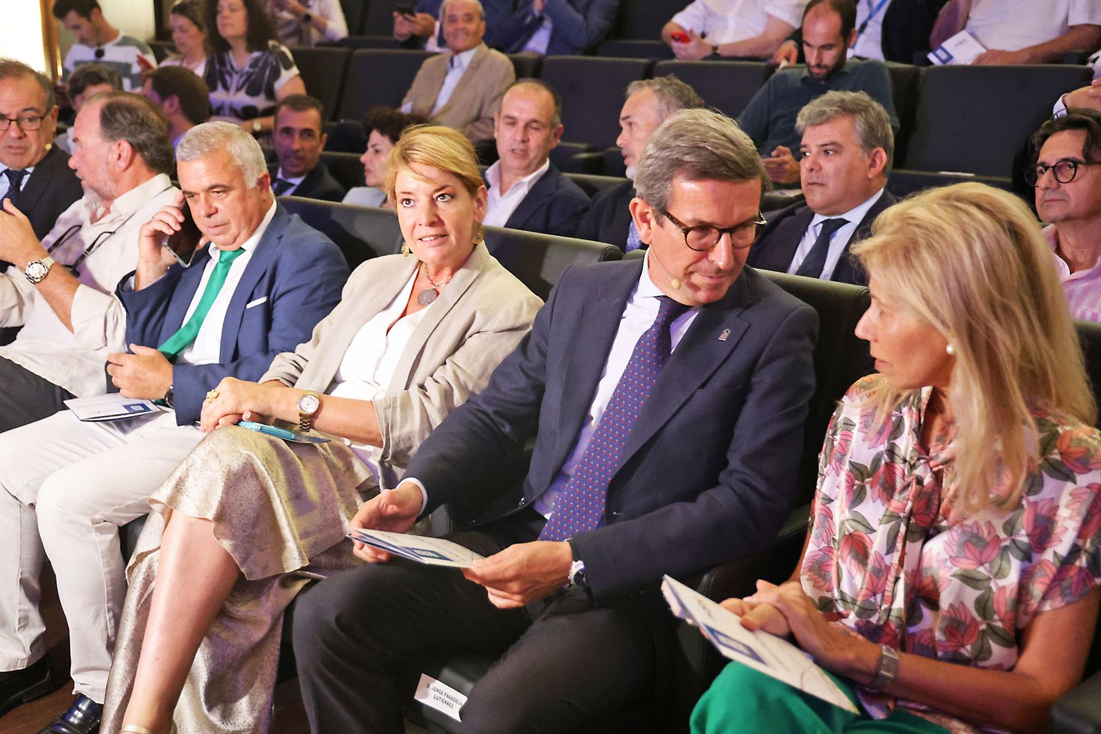 Imágenes de la presentación de la memoria anual de la Asociación de Industrias Químicas, Básicas y Energéticas de Huelva (Aiqbe)