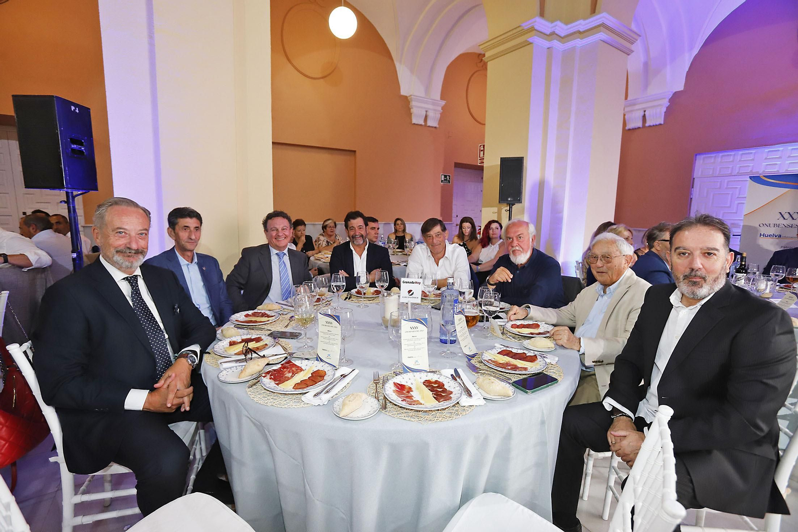 Imágenes de la recepción a los invitados a la gala de los Onubenses del Año