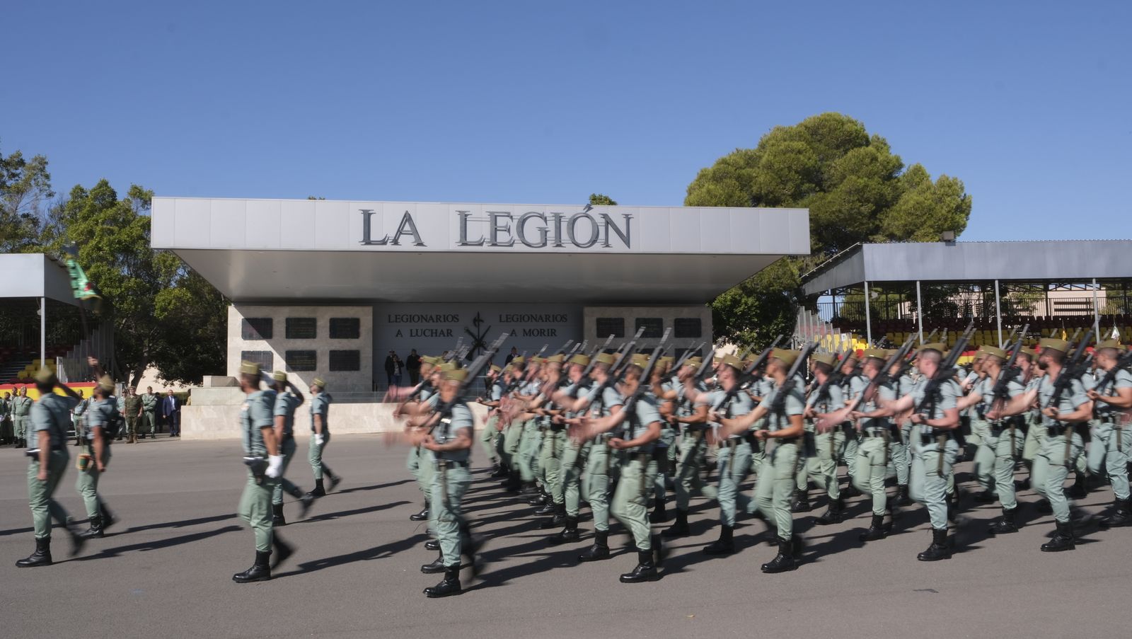 Imágenes de la visita de la Ministra de Defensa Margarita Robles a la Brigada Alfonso XIII de La Legión