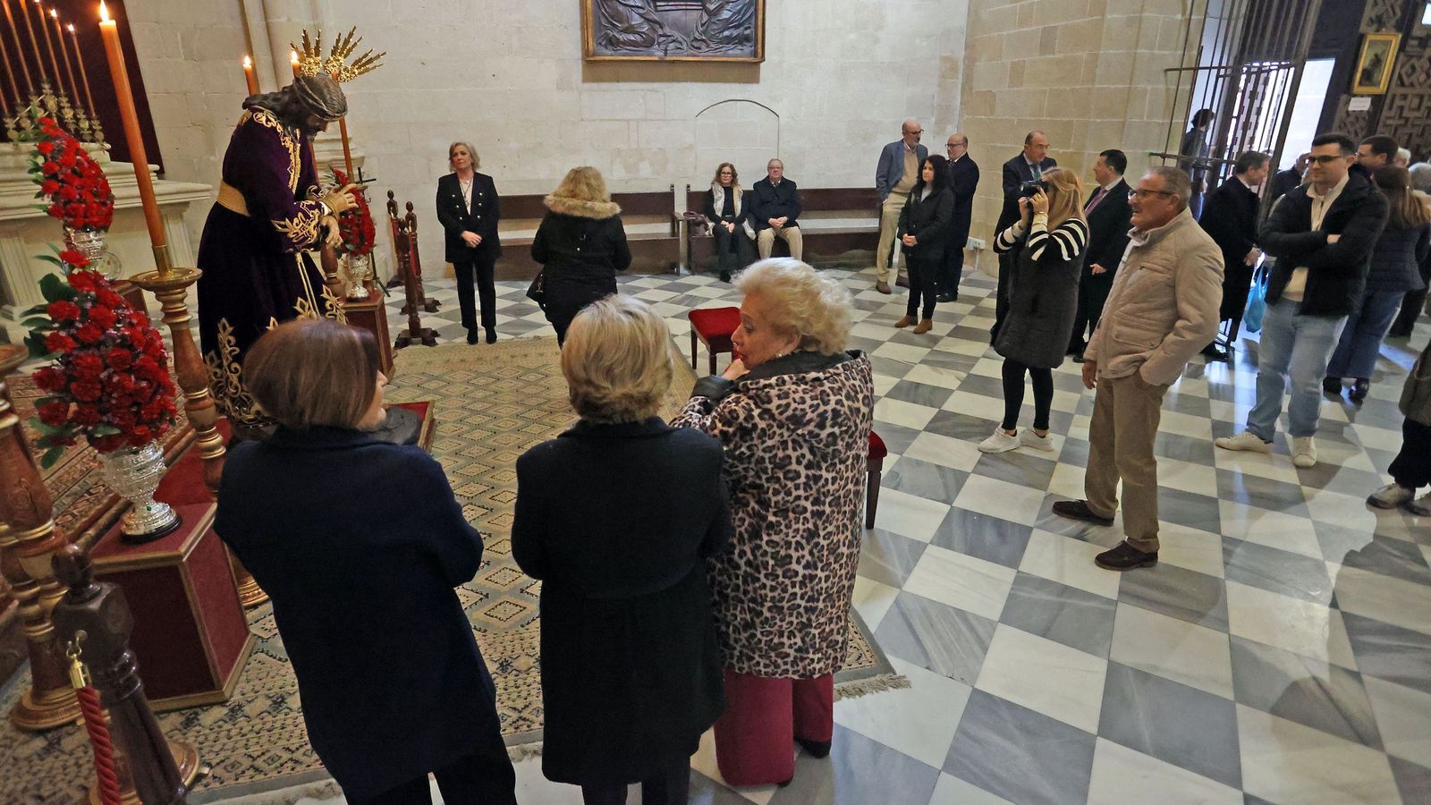Las imágenes del Miércoles de Ceniza en Jerez: Veneraciones en San Miguel, San Lucas, San Francisco y Capuchinos