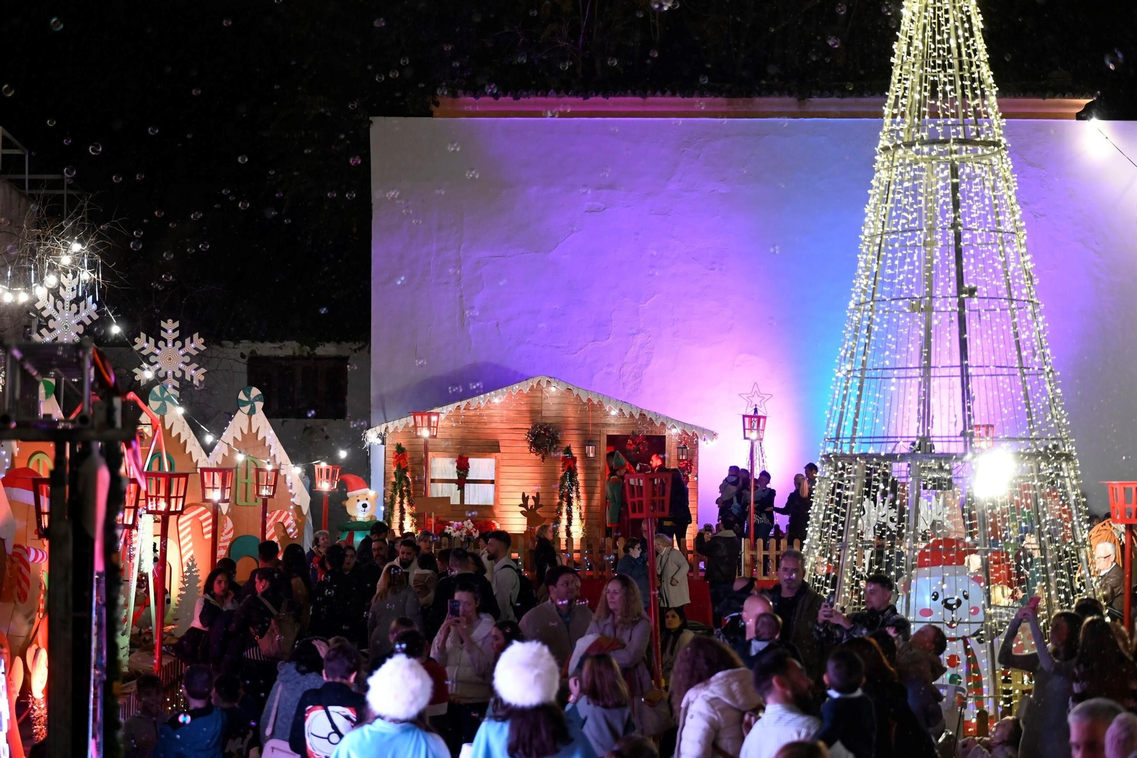 El poblado navideño del cine Fuenseca de Córdoba, en imágenes
