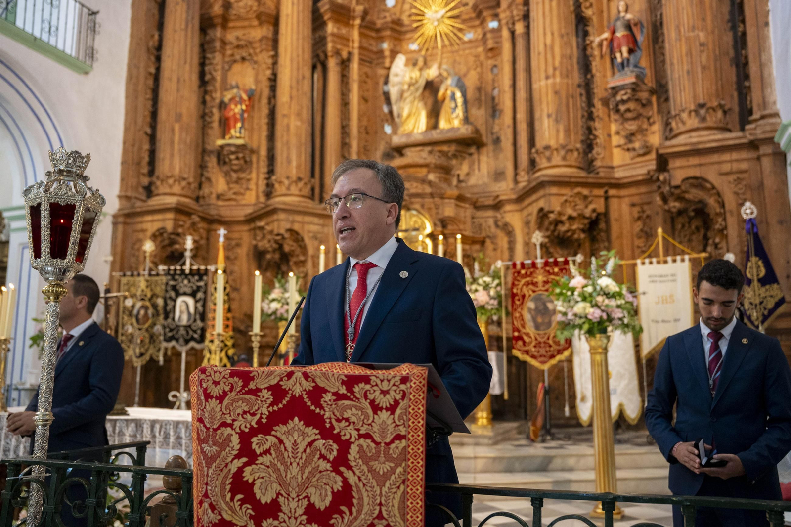Eucaristía y procesión de Exaltación de la Cruz en la localidad de Vélez-Rubio