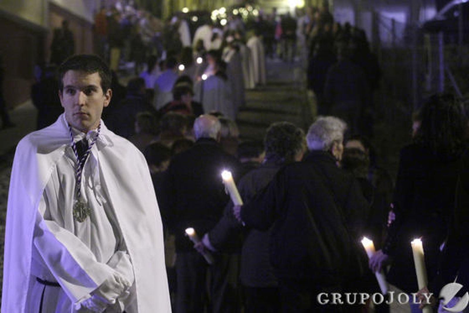 La imagen de Jesús Resucitado procesiona por las calles de Algeciras de madrugada, una novedad este año

Foto: J.M.Q./Erasmo Fenoy