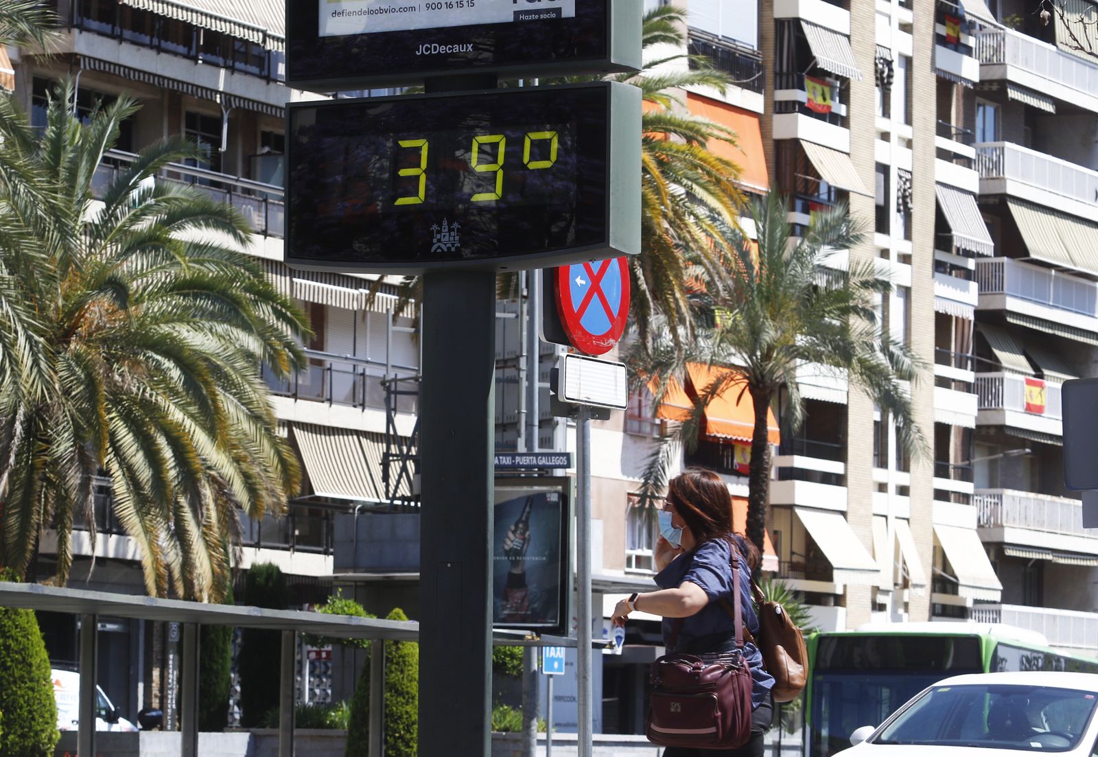 El primer día con mascarilla obligatoria en Córdoba, en fotografías