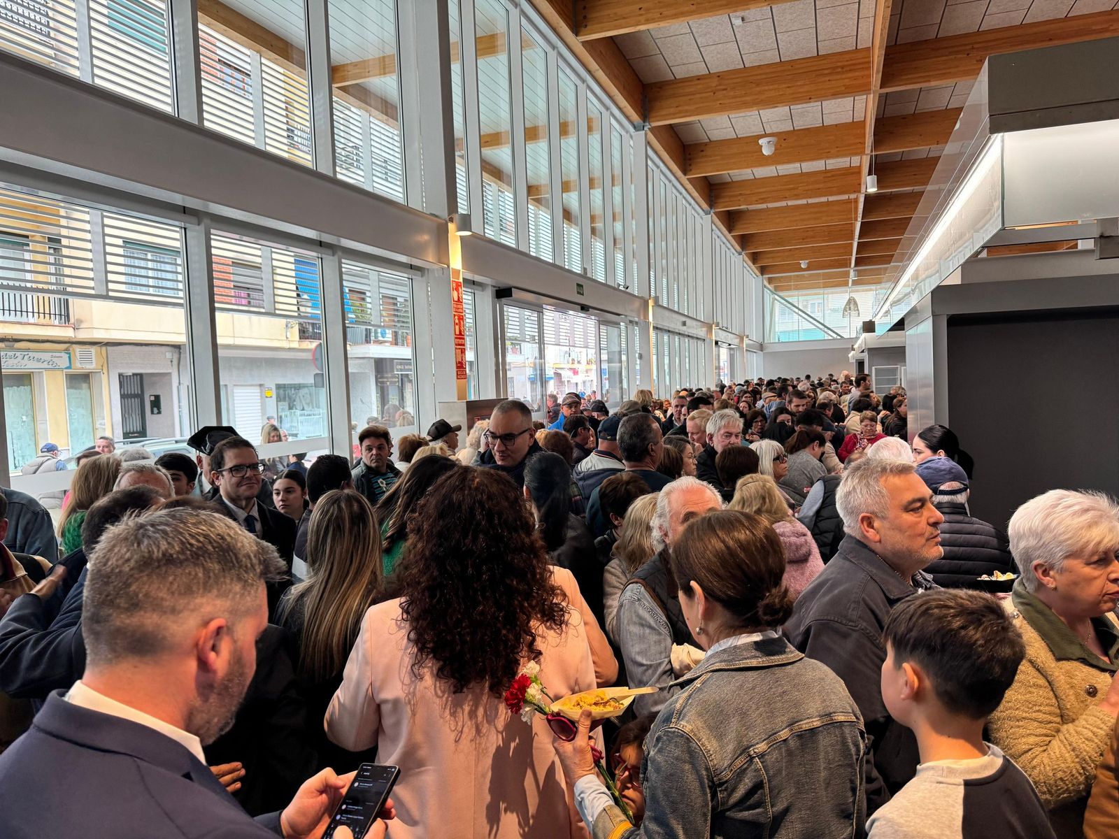 Así ha sido la inauguración del mercado municipal de Almuñécar
