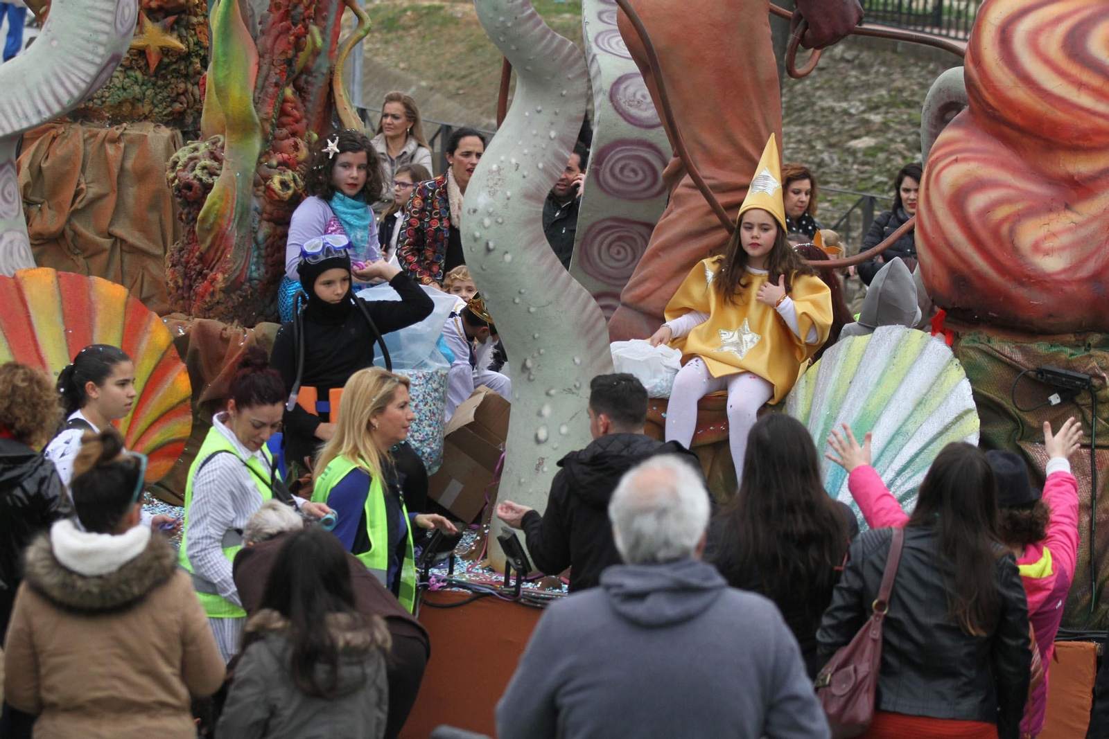 Cabalgata de los Reyes Magos 2018: Melchor, Gaspar y Baltazar adelantan su salida para llenar de ilusión las calles de Huelva