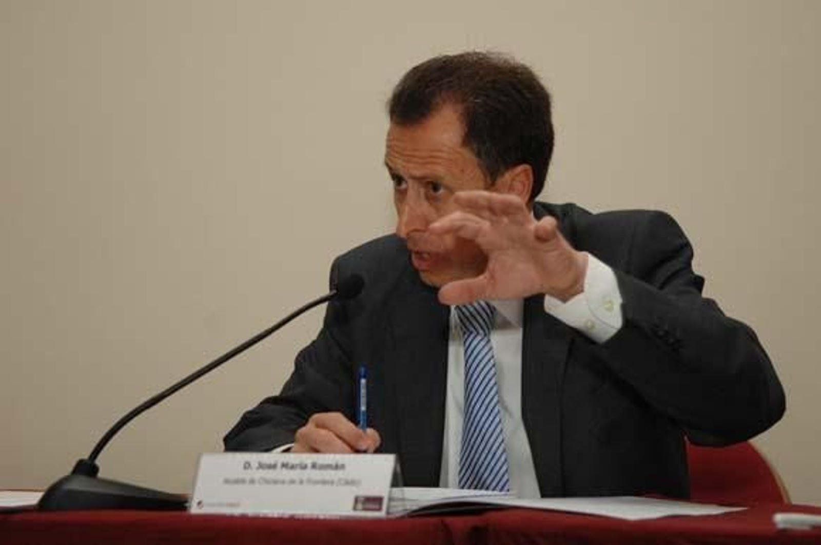 El regidor chiclanero en un momento de su intervención, ayer en el Hotel Meliá Sancti Petri.

Foto: Paco Periñán